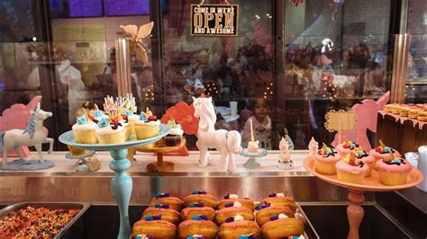 Unicorns and Sweet Temptations at the Unidorn Magical Dessert Bar